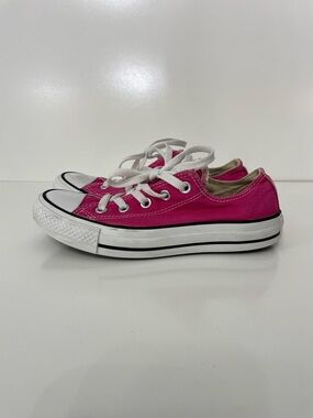 Converse Chuck Taylor All Star Low-Top Pink Sneakers, Womens size 6 Mens size 4